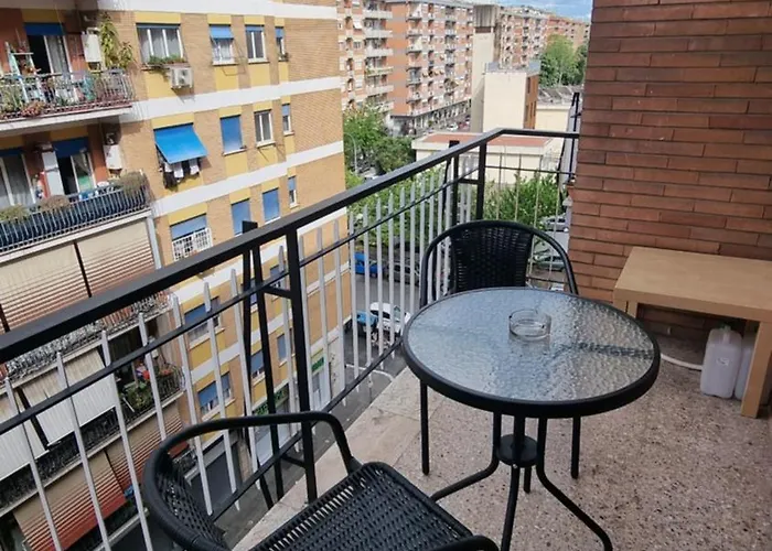 Apartment Urban Street Rom
